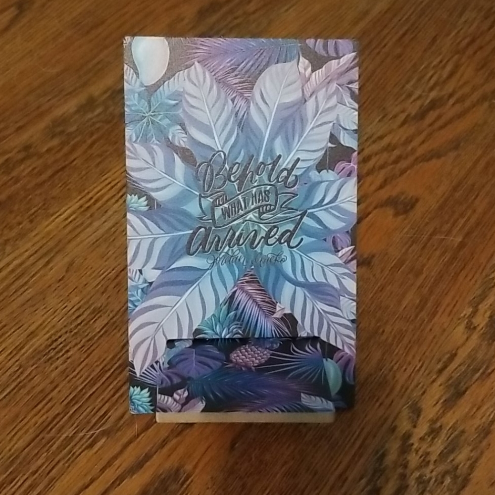 Fairyloot Raybearer phone stand